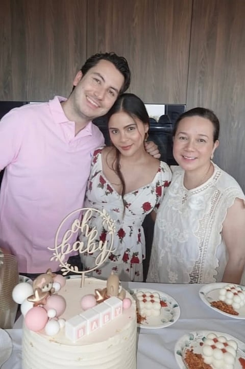 Future Tita Grace with sister Lovi Poe and husband