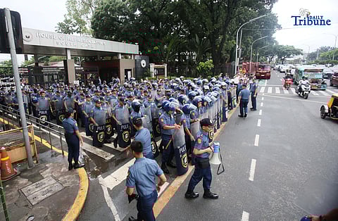 PNP blocks house entrance ahead of rally