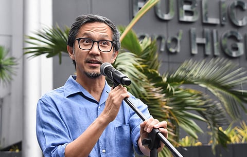 Year-old wall fails; Dizon dismayed