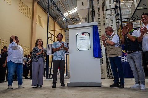 Mechanizing production President Ferdinand R. Marcos Jr. (second from left) leads the turnover of the Rice Processing System II from PhilMech in Guagua, Pampanga on 19 September, aiming to reduce farmers’ production costs. With him are former President and Pampanga 2nd District Rep. Gloria Macapagal-Arroyo (left) and Agriculture Secretary Francisco P. Tiu Laurel Jr. (See story on Page A6)