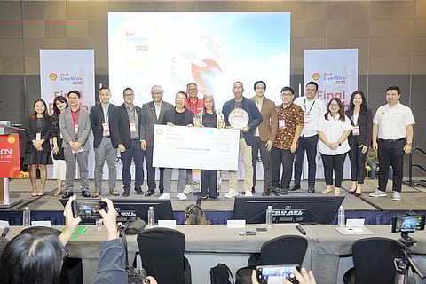 GREENTECH Ecobooster celebrates its Shell LiveWire 2025 win with Shell executives and delegates at the SMX Convention Center.