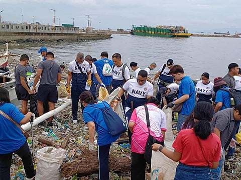 Philippine Navy reservists lead coastal cleanup drive in Navotas