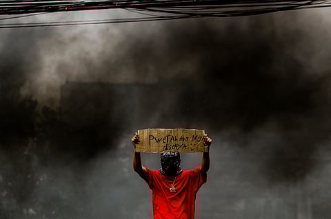 LOOK: Various progressive groups from different sectors marched from the pilot rally area in Luneta to the Mendiola Peace Arch to protest alleged irregularities and anomalies in governance on Sunday, 21 September 2025. Tensions escalated into a violent dispersal after a truck container and police barricade blocked protesters from crossing Ayala Bridge, leading to the torching of the truck and a motorcycle.

In Mendiola, clashes continued into the night with stampedes, tear gas explosions, and scuffles between demonstrators and police. Protesters hurled solid objects at authorities in an attempt to break through the barricade, while loud disruptive sounds were reported from the city’s speakers.

Several participants in the protest were arrested by authorities. | 
