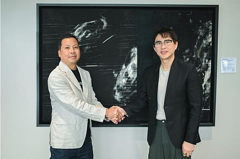 SM Supermalls President Steven T. Tan (right) and Meta Country Director Jerry Bongco (left) sealed the deal for an online-to-offline analytics program.