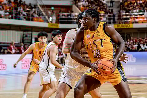 ALL eyes will be on Collins Akowe when the UST Growling Tigers battle the La Salle Green Archers in Season 88 of the UAAP men’s basketball tournament on Saturday.
