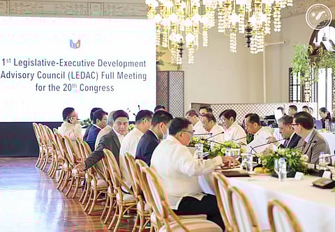 Marcos convenes 20th Congress in first LEDAC meeting