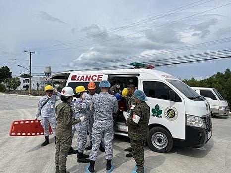 The Naval Forces Central Medical Team prepares to deliver medical assistance on October 1, 2025 to support relief operations following the 6.9-magnitude earthquake in Cebu. (Photo by Philippine Navy)