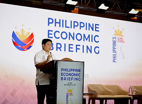 BSP Monetary Board Member Jose L. Querubin delivers the closing remarks during the Philippine Economic Briefing in Clark, Pampanga. 
