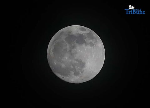 (October 07 2025)  On Monday Nights October 7 2025, full moon rise, also known as the Harvest Supermoon, it is occurs when the moon’s closest approach to Earth. Photo/Analy Labor