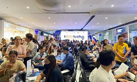 Hundreds of jobseekers flock to the “tRaibaho” job fair, one of the flagship programs of Iloilo City Mayor Raisa Trenas aimed at addressing unemployment in the city.