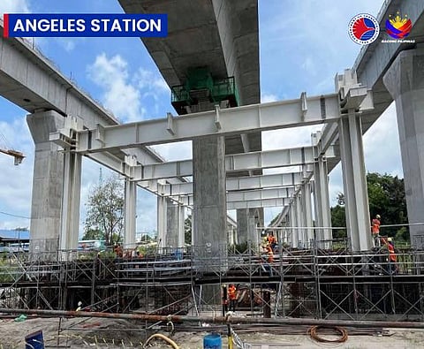 Six right-of-way (ROW) issues were cleared by the Department of Transportation (DOTr) that spans the areas of Calumpit, Bulacan to Clark, Pampanga, expediting the completion of the North-South Commuter Railway (NSCR) System.