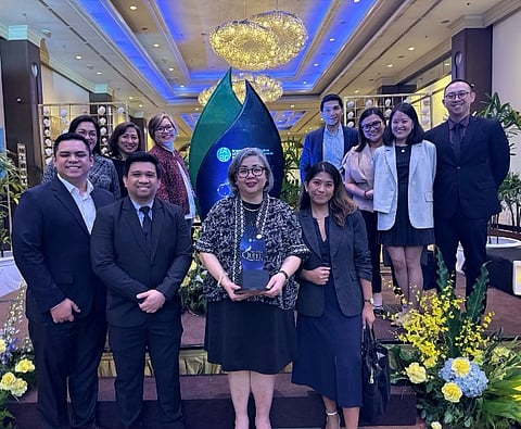 BANCO de Oro (BDO) receives the award for excellence in Social Media Strategy for its BDO Kabayan Facebook Page at the 21st Philippine Quill Awards held on 27 August.