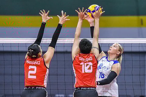 
Anna DeBeer displays her scoring prowess by nailing 37 points in ZUS Coffee’s 25-15, 19-25, 25-20, 25-23 victory over Chery Tiggo in their PVL Reinforced Conference game Saturday in Dasmariñas, Cavite.