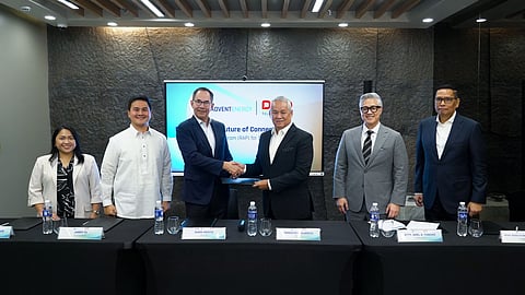 
At the AdventEnergy and DITO contract signing are (from left) AboitizPower VP and head of Retail Energy Sales, Solutions and Services Gina Camacho-David; AboitizPower head of Revenue Operations and AdventEnergy president James Yu; Aboitiz Equity Ventures president and CEO Sabin Aboitiz; DITO Telecommunity president and CEO Ernesto Alberto; chief revenue officer Atty. Adel Tamano; and chief technology officer Ret. MGen. Rodolfo Santiago.
