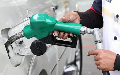 Oil prices seen dropping next week