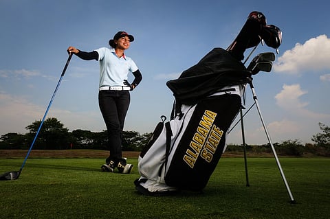 Avaricio grabs 1-stroke lead