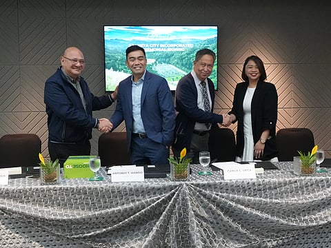 Araneta City partners with First Gen to aggregate power use of Ali Mall, New Frontier Theater, and Manhattan Gardens towers and shift to hydroelectric energy. Signing the deal were (L-R) ACI’s John Castelo and Antonio Mardo, and First Gen’s Carlo Vega and Maych Soriano