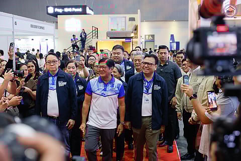 Over 900 poor families get homes