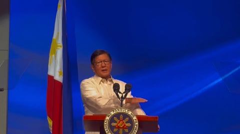 Marcos meets with Sokor Filcom, announces new consulate in Busan