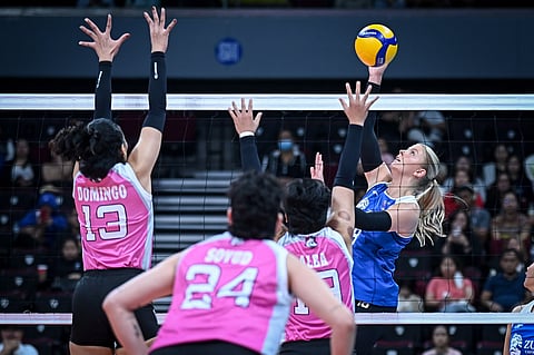 ANNA DeBeer punches in 33 points in ZUS Coffee’s five-set victory over Akari to complete a five-game sweep of the 2025 PVL Reinforced Conference Pool B.