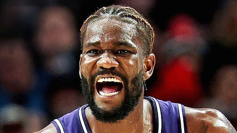 Depleted Lakers win fourth straight