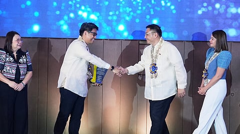 Muntinlupa Mayor Ruffy Biazon (right)