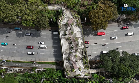 THE newly built “Elevated Landscape Promenade” connect to Quezon Memorial Circle and the Ninoy Aquino Parks and Wildlife Center, on Tuesday, 11 November. The Elevated Landscape Promenade is a project of the Quezon City Government that will connect the Quezon Memorial Circle to the Ninoy Aquino Parks and Wildlife Center. The elevated walkway aims to provide a safe passage for pedestrians and cyclists traveling between the two parks. 
