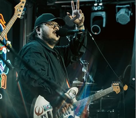 Mayonnaise, crowned Pambansang Muziklaban Grand Champion in 2004