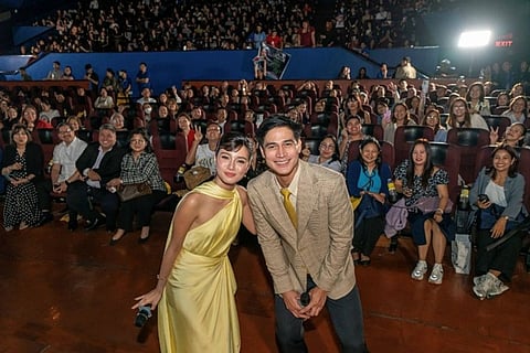 A night full of energy. BDO endorsers Belle Mariano and Piolo Pascual (left photo)—who play Geri and Tupe Facundo in ‘Meet, Greet & Bye’ pumped up the crowd with a fun groufie inside a packed Cinema 2 at SM Megamall—a clear sign of the excitement around the film and its partnership with BDO.