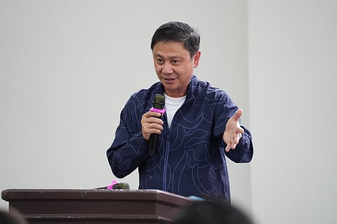 
PSC chairperson Patrick ‘Pato’ Gregorio swears the Philippine delegation to the 33rd SEA Games in Thailand is ready to go.