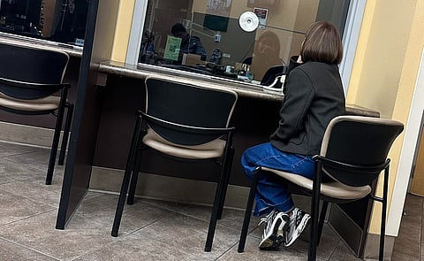 Ibinahagi ni Kaye Abad ang kanyang larawan nang sya ay bumisita sa police station upang ireport ang insidente. 