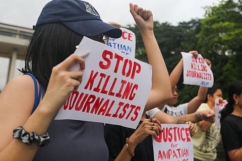 Journalists, students, and media workers gather at UP Diliman for the “Run for Justice” on 23 November 2025 to commemorate the victims of the Ampatuan massacre. Sixteen years have passed since 58 people — including 32 journalists — were killed in what remains the world’s deadliest attack on media freedom and the worst election-related violence in the Philippines.