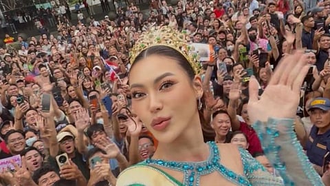 FUN times in the Philippines with Gotchabell Gotchapan while she posted a selfie with her Pinoy fans. 