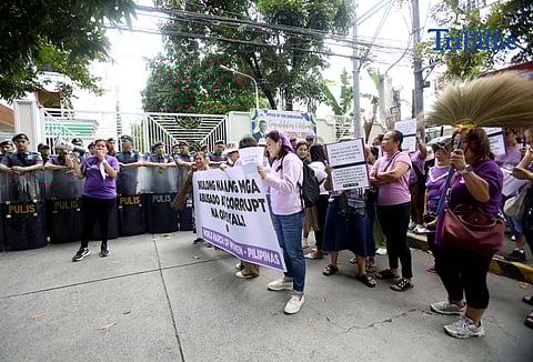 Women from the militant group SENTRO carrying brooms trooped to the Office of the Ombudsman on the eve of the International Day to End Violence Against Women to call for the immediate filing of cases against powerful officials implicated in corruption issues.

The group said the brooms symbolize wise women and serve as a call to “clean up” governance by acting swiftly on pending complaints.