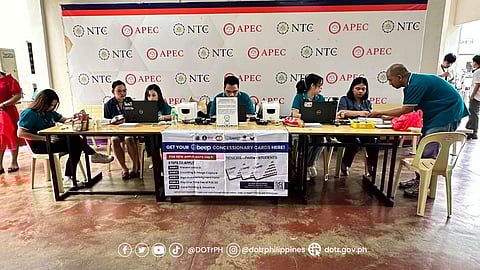 DOTr holds school caravan for white card rollout 