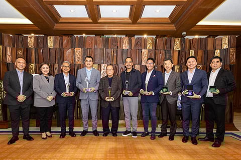 (L-R) One Meralco Foundation President and Chief Corporate Social Responsibility Officer Jeffrey O. Tarayao, Meralco First Vice President and Head of Customer Retail Services Charina P. Padua, First Vice President and Head of Networks Froilan J. Savet, Executive Vice President and Chief Operating Officer Ronnie L. Aperocho, Chairman and Chief Executive Officer Manuel V. Pangilinan, MGEN President and Chief Executive Officer Emmanuel V. Rubio, Meralco First Vice President and Chief Sustainability Officer Raymond B. Ravelo, Senior Vice President and Chief Revenue Officer Ferdinand Geluz, Vice President and Chief Investors Relations Officer Paul Jayson I. Ramos, and Vice President and Head of Facilities and Safety Management Jerry B. Lao.