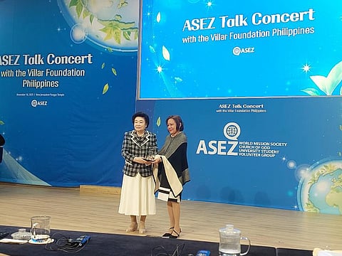 FORMER Senator Cynthia receives a Plaque of Recognition from Zah Gil-jah, Founder and Honorary Chairwoman of the International WeLoveU Foundation and Heavenly Mother of the World Mission Society Church in South Korea.