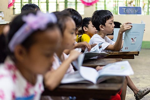 ABOITIZ Foundation President Ginggay Hontiveros-Malvar led volunteers and scholars in the Brigada Eskwela initiative at Tandang Sora Elementary School in Quezon City on Saturday, 7 June 2025. Participants took part in mural painting, storytelling sessions, and classroom clean-up activities in support of preparations for the upcoming 2025–2026 school year.