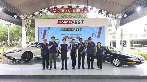 RIE Miyaki (center), Honda Cars Philippines Inc. president and executives from HCPI, opens the three-day Honda Fest that features the return of the Prelude.
