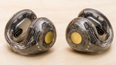 SOUNDCORE C30i Wireless Noise-Canceling Earphones.