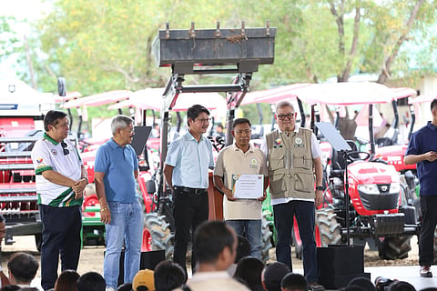 Around P270.6 million worth of assistance was given to 44 farmers’ cooperatives and associations (FCAs) in Nueva Ecija on 10 December.