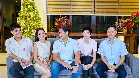 PRESIDENT Ferdinand Marcos Jr., First Lady Liza Araneta-Marcos, and their children Sandro, Simon and Vinny gather for a festive Christmas photo shoot, sharing smiles and holiday cheer as the First Family celebrates the season together.