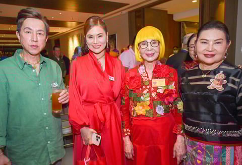 ROBBIE and Shy Tan, CG Helen Ong and Marian Ong.