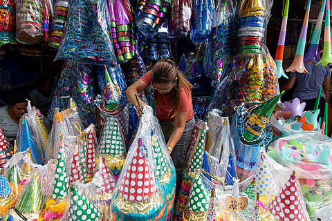 Filipinos buy 'torotot' ahead of New Year