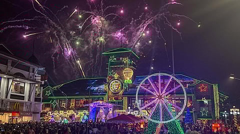 ZAMBO lights festival The iconic Zamboanga City Hall came to life as the city government spearheaded the switch-on ceremony for its Christmas lights and displays on 1 December, ushering in the Yuletide season. The festive evening drew revelers from all walks of life to the City Hall grounds to witness the lighting ceremony, signaling the start of Festival de Navidad 2025 in Zamboanga City.