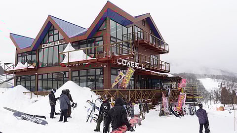 HAKUBA Ski and Snowboard.