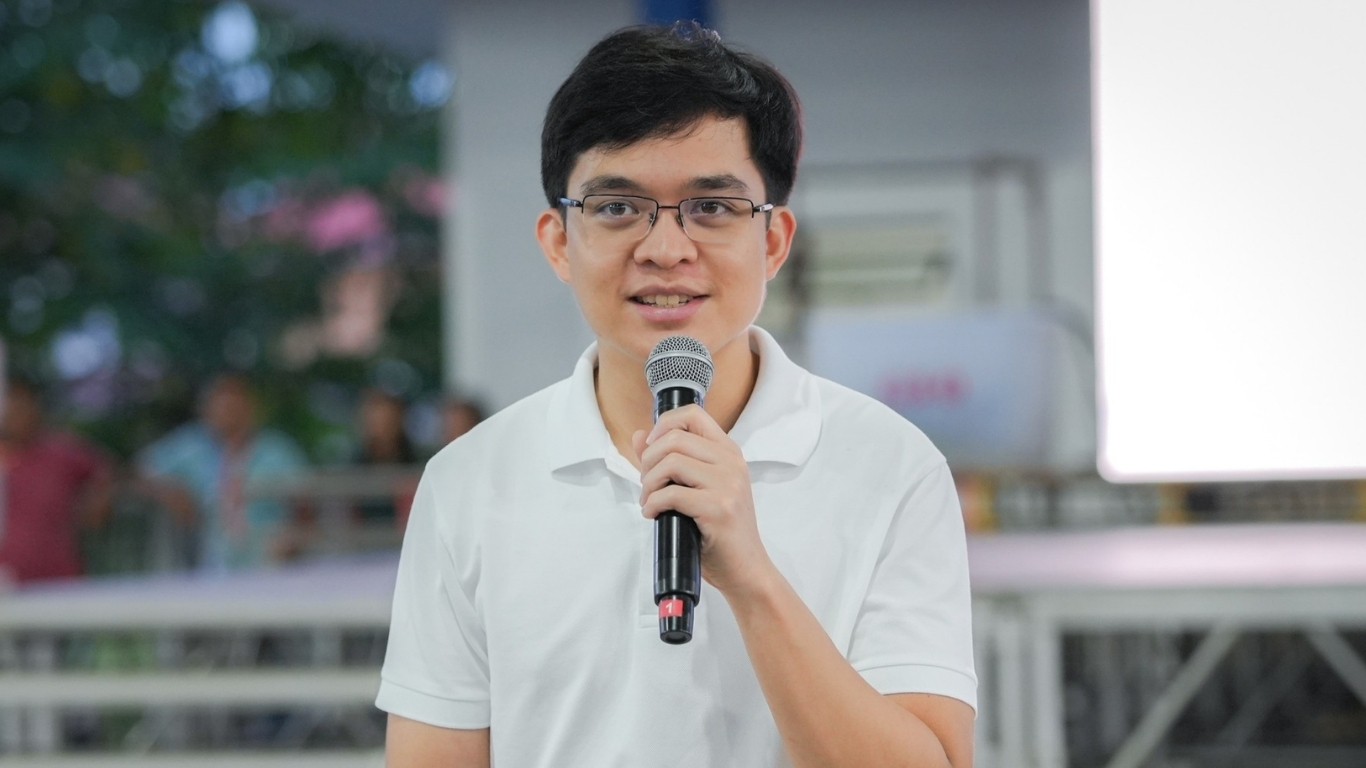 State muscle being flexed on Loren’s son