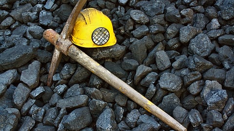 Nueva Ecija RTC directs protesters to clear road to Woggle Corp. exploration site.