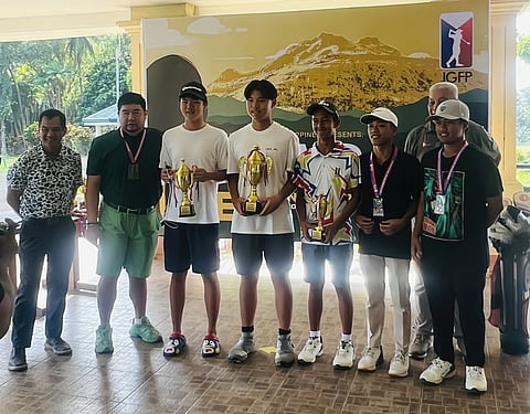 ENZO Cham  (fourth from left) topped the boys’ 15-18 division of the JGFP Mindanao Open at Apo Golf and Country Club in Davao City on Tuesday. The others in photo are (from left) Apo general manager Ben Marasigan, JGFP president Oliver Gan, Seth Koa, AJ Wacan, Travis Cadungog, NGAP director Pepot Inigo and Alexis Nailga.