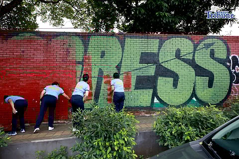 To address vandalism, illegal markings, and wall defacement in public spaces, the Quezon City Police District (QCPD) Station 10 conducted Project HILAMOS, a community-based initiative led by acting district director PCol. Randy Glenn Silvio, along East Avenue in Quezon City on Friday, 09 January 2026.

Simultaneous activities were also carried out in 17 other barangays as part of the QCPD’s effort to promote cleaner and safer public spaces.